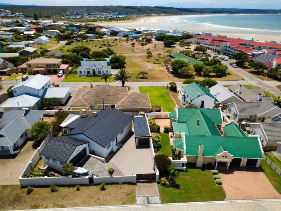 4 Bedroom Property for Sale in Stilbaai Wes Western Cape